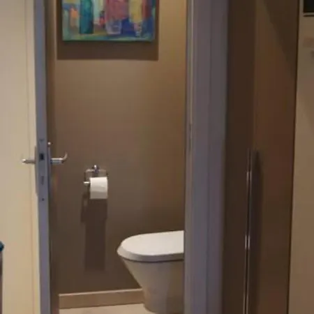 Perfect Location Κάννες